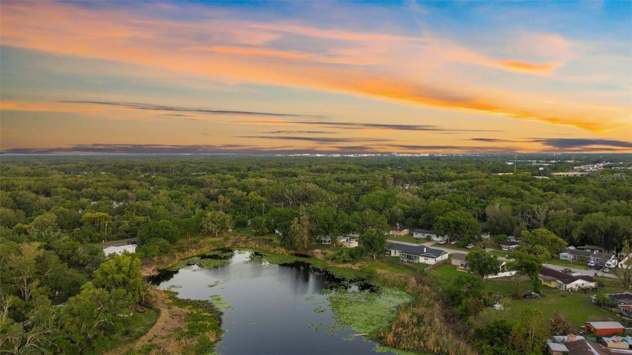 910 Linwood Terrace , Lutz, FL 33549 Photo