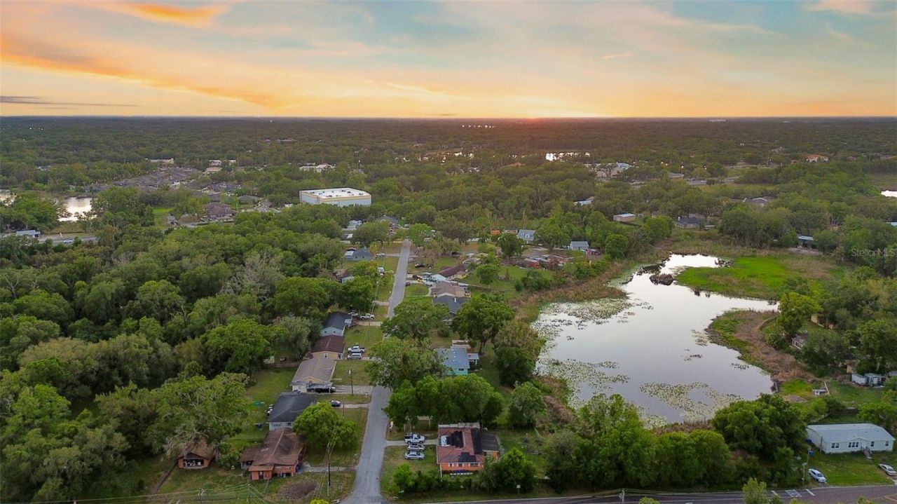 910 Linwood Terrace , Lutz, FL 33549 Photo