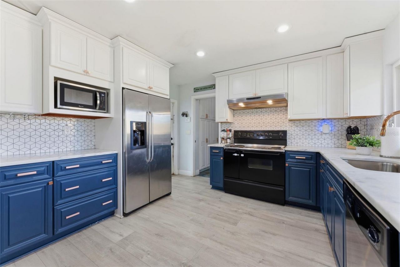 910 Linwood Terrace , Lutz, FL 33549 Photo