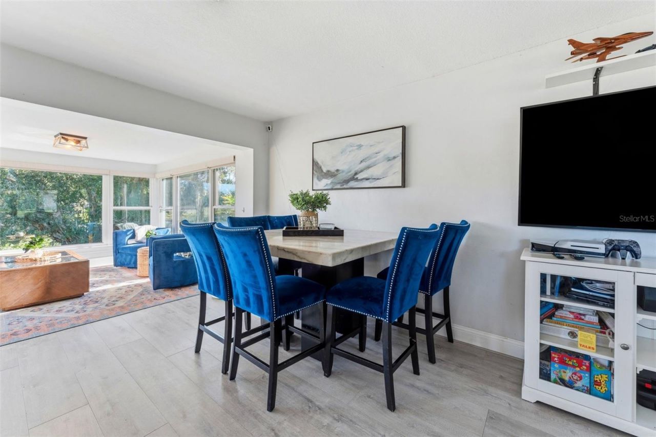 910 Linwood Terrace , Lutz, FL 33549 Photo