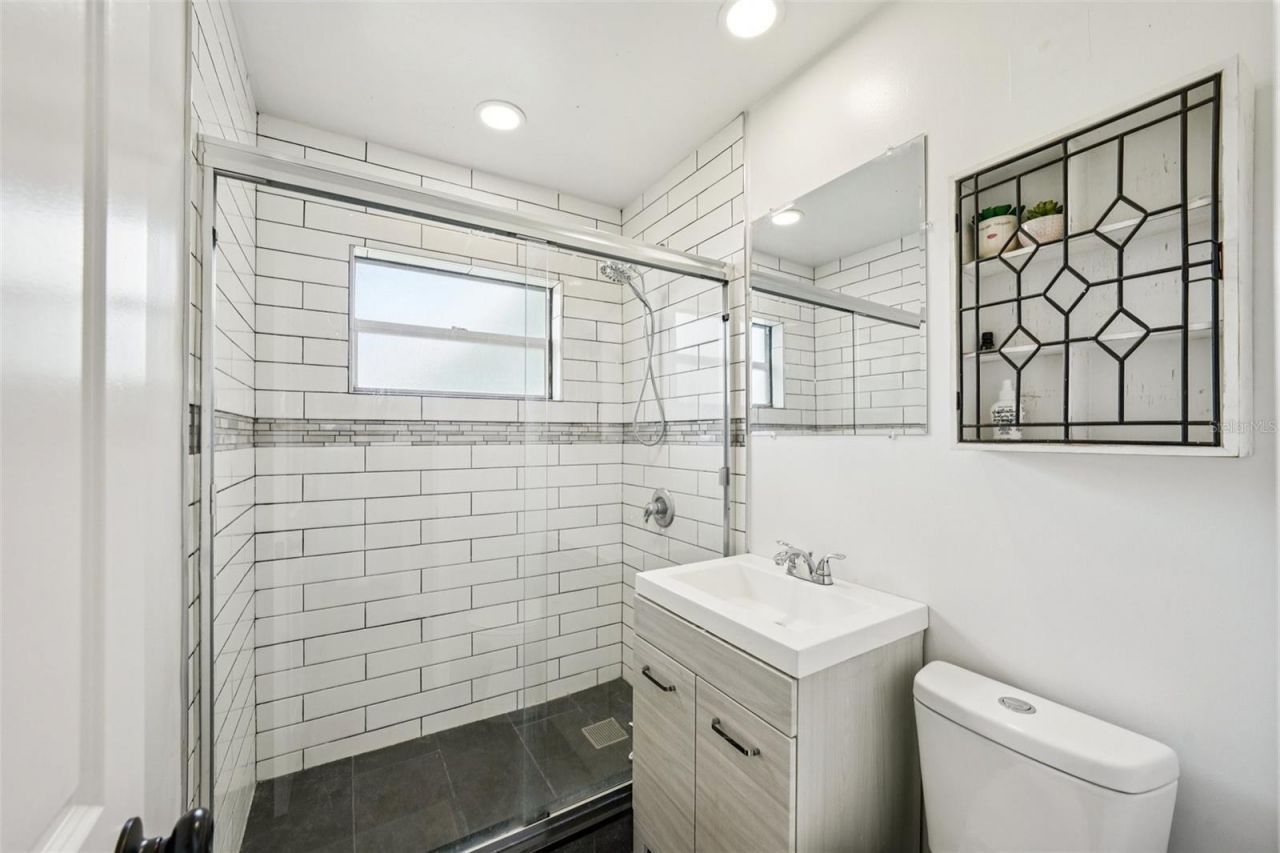 6527 3rd Avenue S, Saint Petersburg, FL 33707 Photo