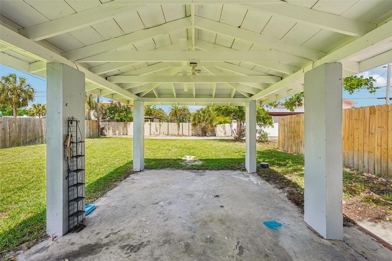 6527 3rd Avenue S, Saint Petersburg, FL 33707 Photo
