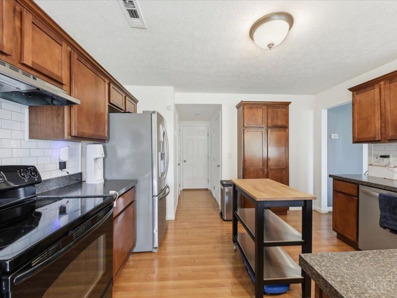 7827 Highbrook Drive, Maineville, OH 45039 Photo 12