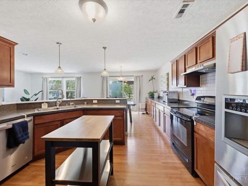 7827 Highbrook Drive, Maineville, OH 45039 Photo 13