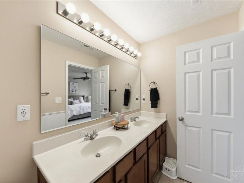 7827 Highbrook Drive, Maineville, OH 45039 Photo 28