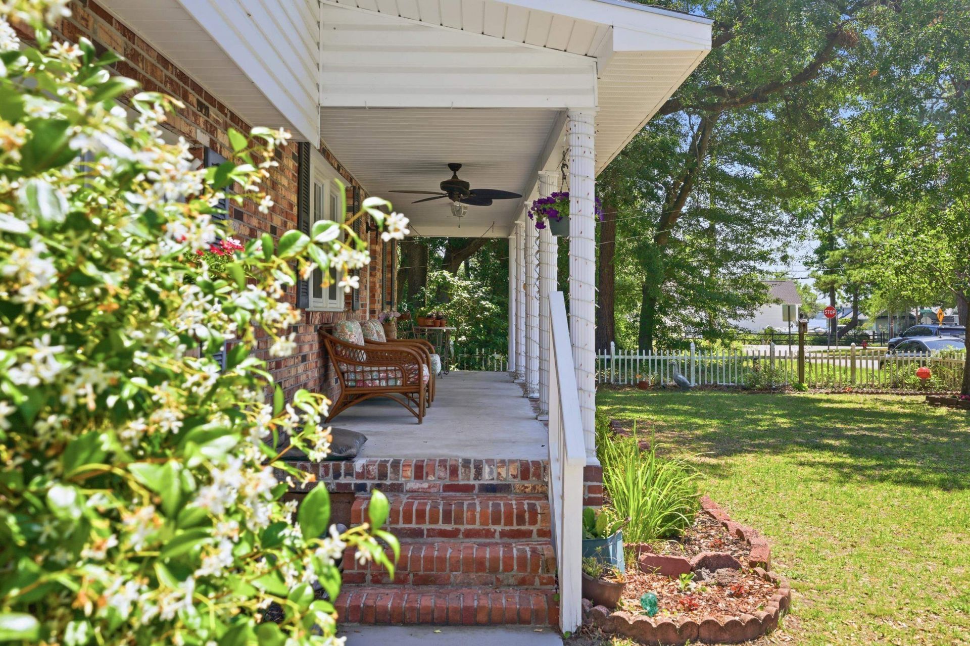 408 Rosemary St. Photo 4