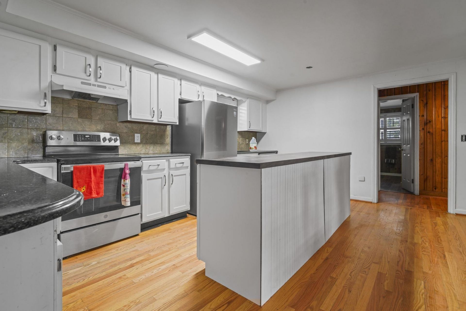 408 Rosemary St. Photo 7