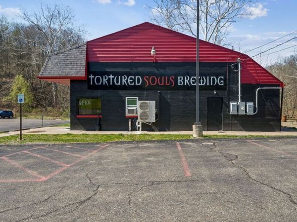 715 Craigdell Rd , New Kensington, PA 15068