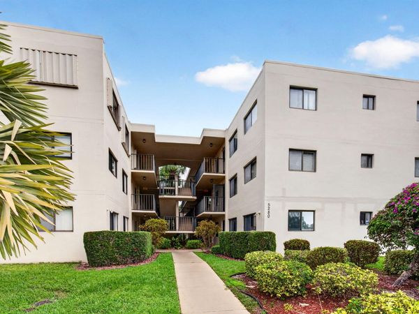 5280 Las Verdes Circle, Unit 112, Delray Beach, FL 33484