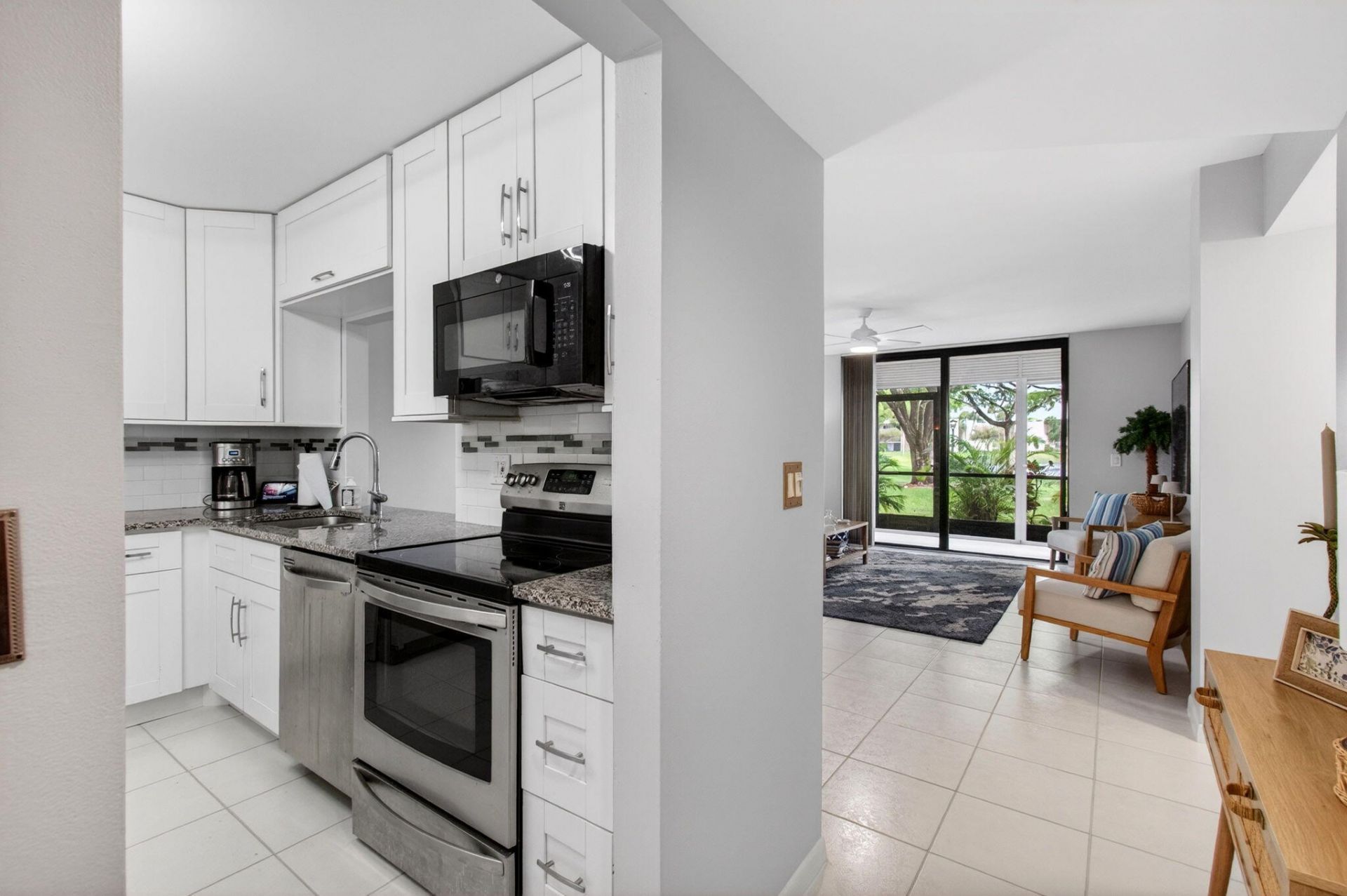 5280 Las Verdes Circle, Unit 112, Delray Beach, FL 33484 Photo