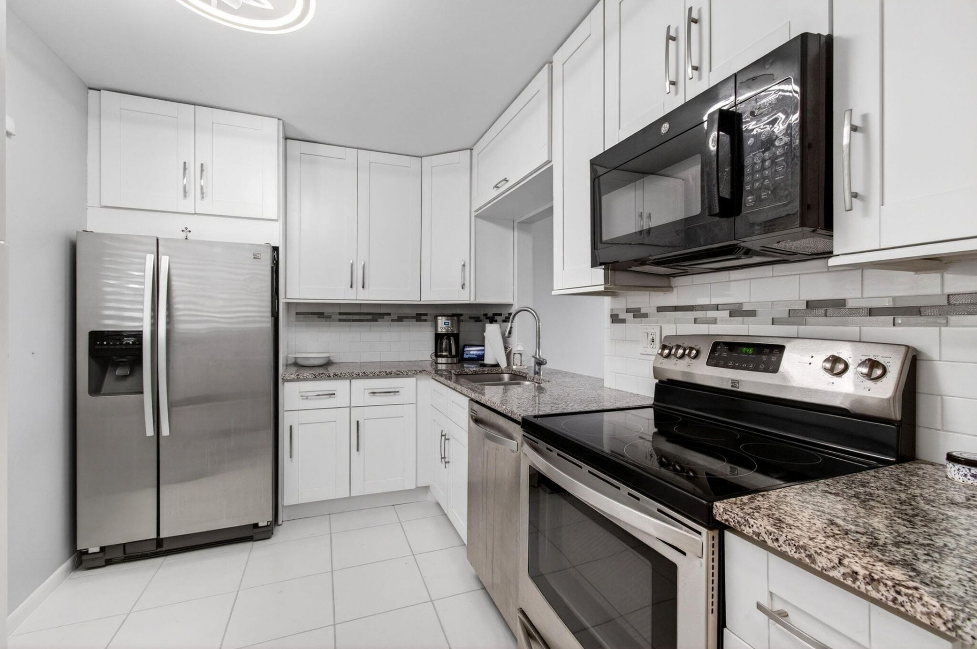 5280 Las Verdes Circle, Unit 112, Delray Beach, FL 33484 Photo