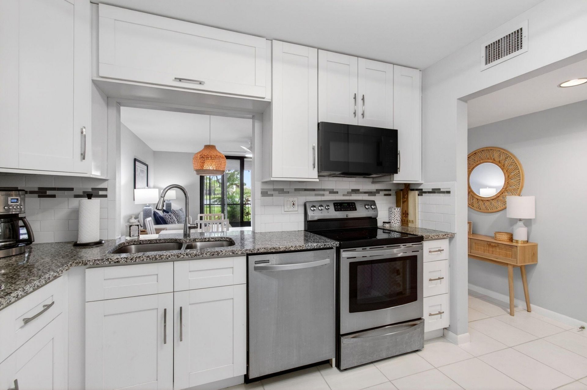 5280 Las Verdes Circle, Unit 112, Delray Beach, FL 33484 Photo