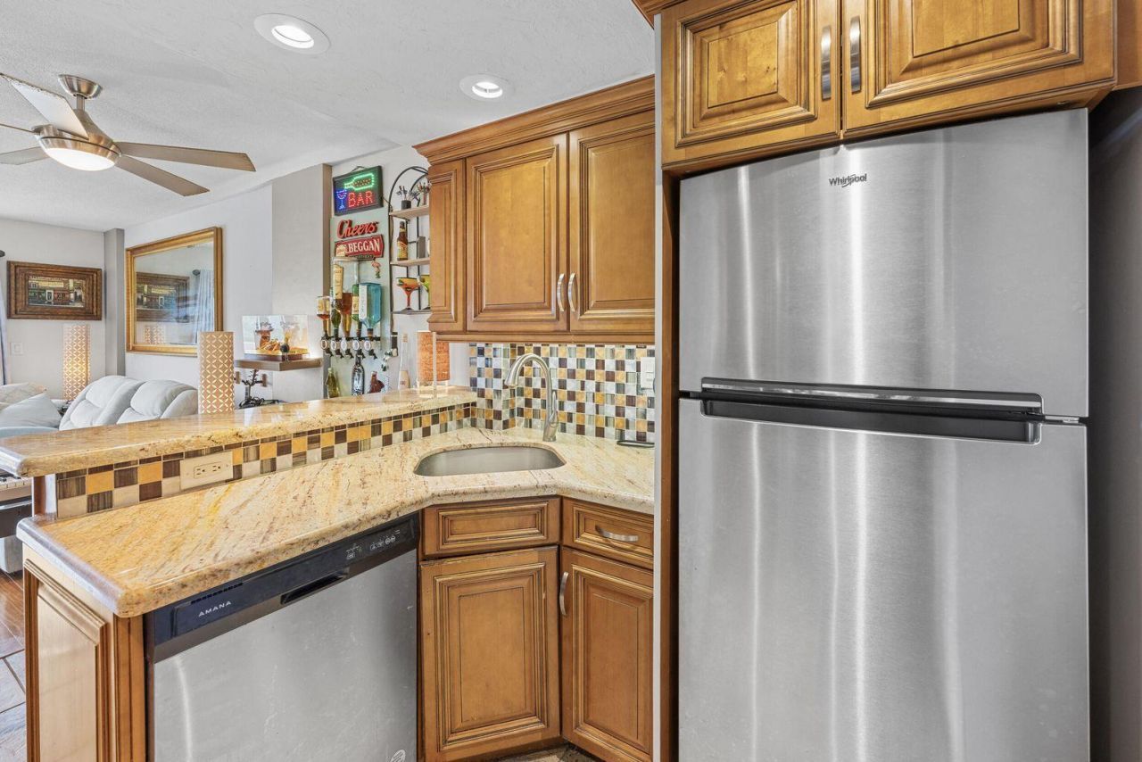 1831 NE 38th Street, Unit 410, Oakland Park, FL 33308 Photo