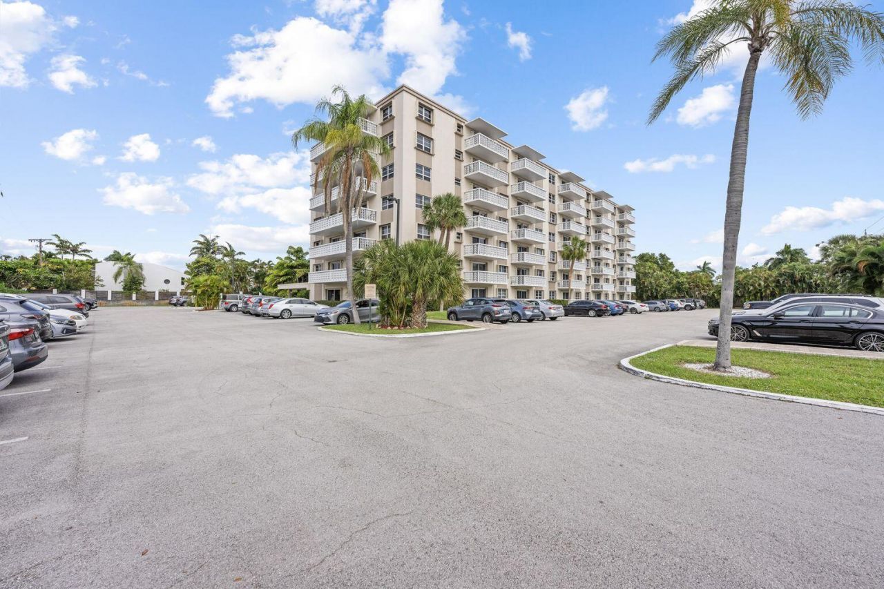 1831 NE 38th Street, Unit 410, Oakland Park, FL 33308 Photo