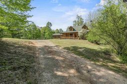2719 Wildflower Road  photo 4