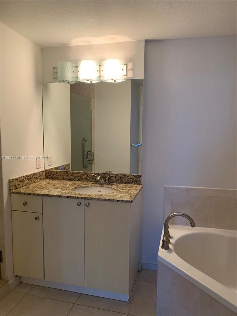 1830 Radius Dr, Unit 407, Hollywood, FL 33020 Photo