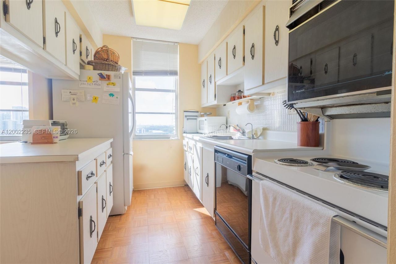 301 174th St, Unit 1912, Sunny Isles Beach, FL 33160 Photo