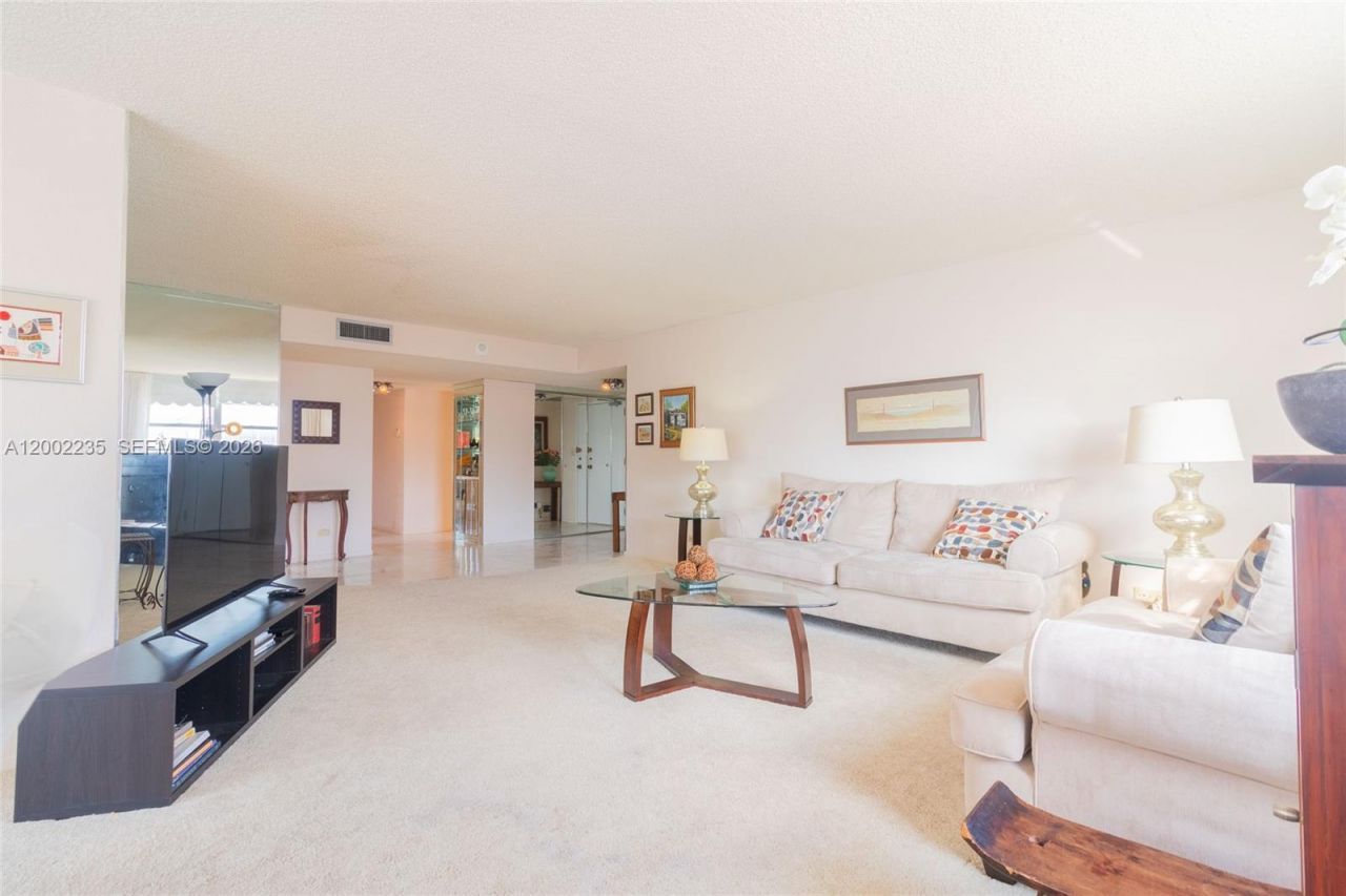 301 174th St, Unit 1912, Sunny Isles Beach, FL 33160 Photo