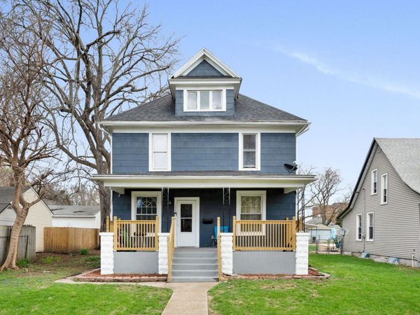 1446 W High Street , Davenport, IA 52804