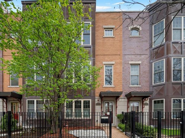 3449 N Whipple Street , Chicago, IL 60618