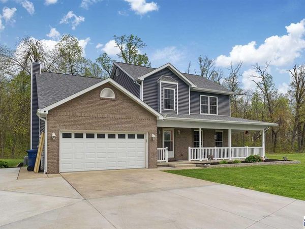 2695 S Mcullough Place, West Terre Haute, IN 47885