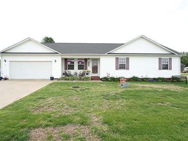 12109 Hidden Meadow Ln , Dexter, MO 63841