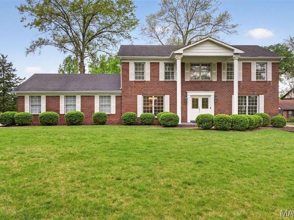 1645 Mason Knoll Road, Town and Country, MO 63131