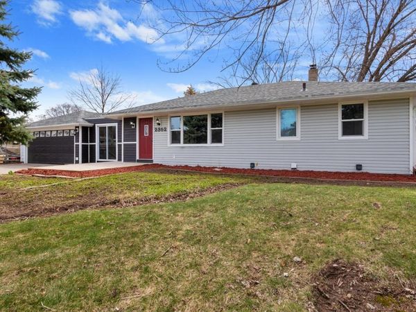 2352 Shoshone Road , North Saint Paul, MN 55109