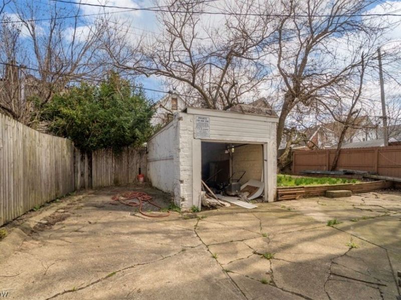 817 Alhambra Road , Cleveland, OH 44110 Photo 7