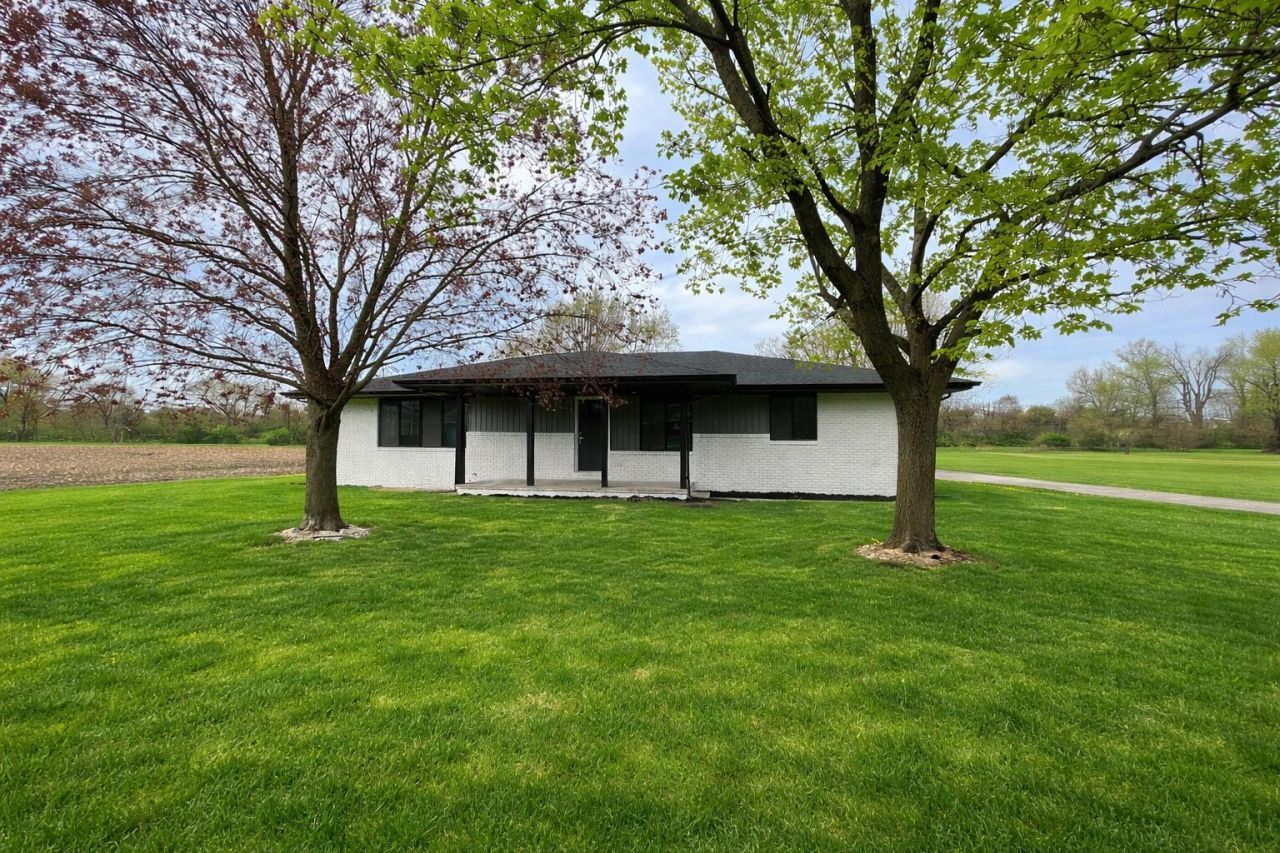 1122 Elm Street Sw, Demotte, IN 46310 Main Photo