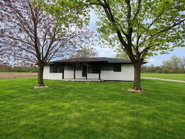 1122 Elm Street SW, DeMotte, IN 46310