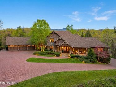 1886 Acorn Branch Lane, Gatlinburg, TN 37738