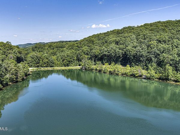 748 Laurel Lake Circle, Madisonville, TN 37354