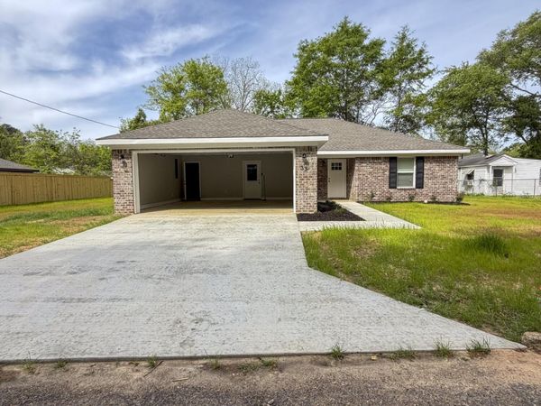 33 High, West Point, MS 39773