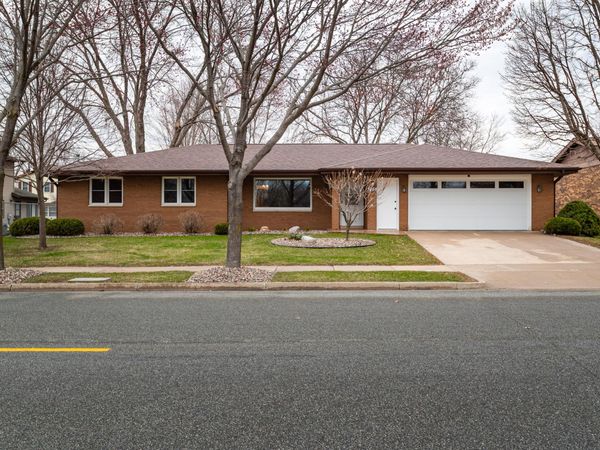 705 Grove St, Onalaska, WI 54650