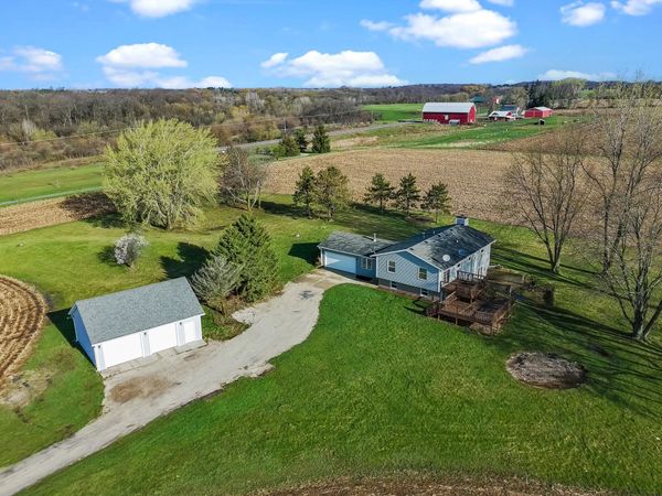 7164 Hospital Rd, Lyons, WI 53105