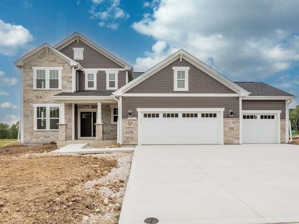 W208N6659 Sweet Clover Dr, Menomonee Falls, WI 53051