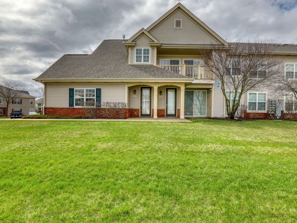 W206N16708 Blackberry Cir, Jackson, WI 53037