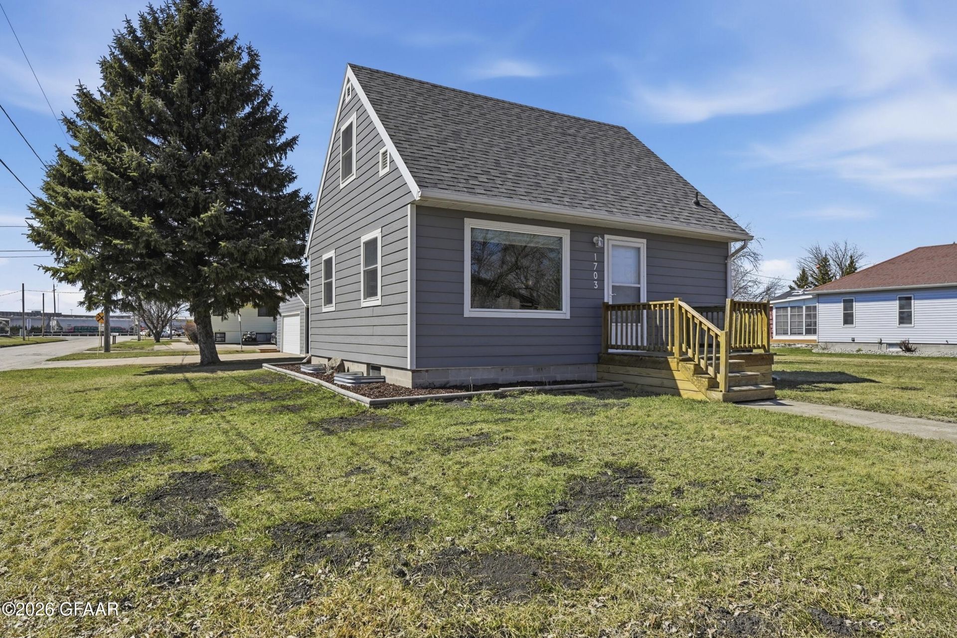 1703 N 6TH Street  primary photo