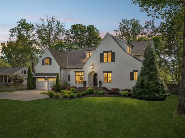 4040 Russellwood Dr , Nashville, TN 37204