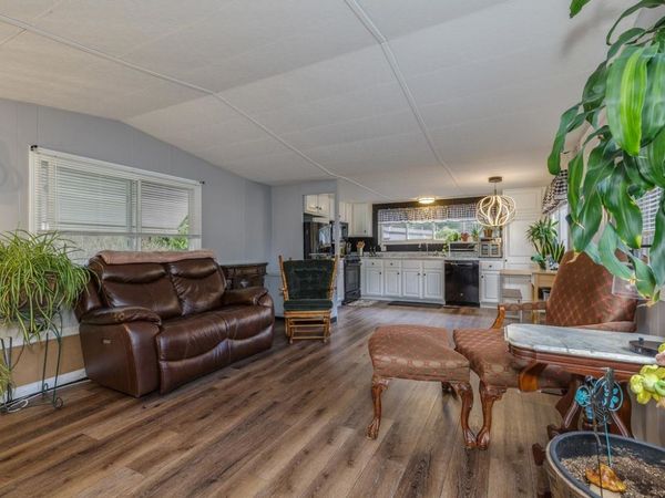 4 Clovercrest Drive, Nashua, NH 03062