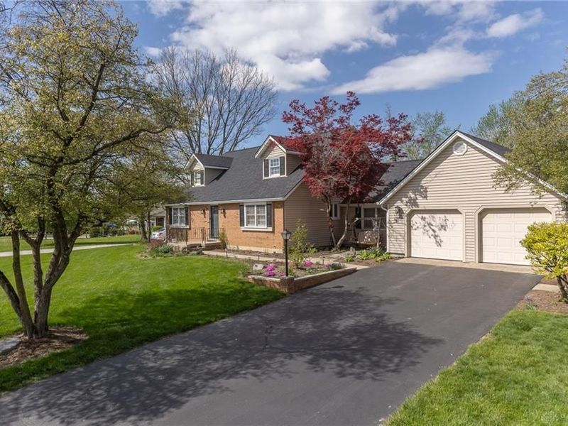 6889 Jonetta Street, Huber Heights, OH 45424 Photo 2