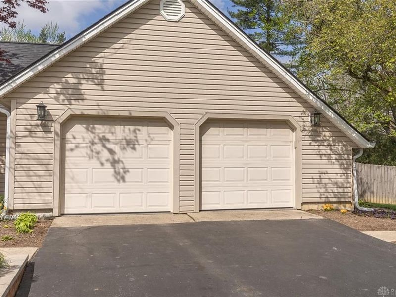 6889 Jonetta Street, Huber Heights, OH 45424 Photo 5