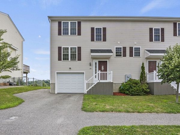 28 Bittersweet Boulevard, Worcester, MA 01607