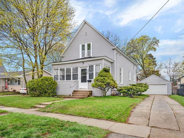 232 N Green Street , Carpentersville, IL 60110