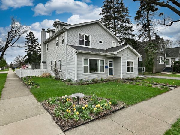 1495 E ALGONQUIN Road, Des Plaines, IL 60016