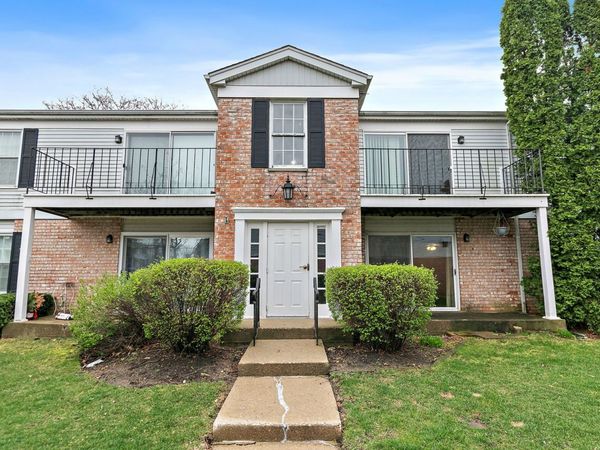 979 Golf Course Road , Unit 2, Crystal Lake, IL 60014