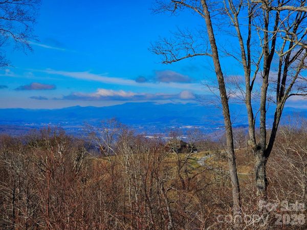 214 Summerset Drive , Hendersonville, NC 28792