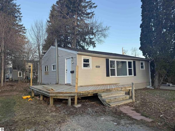 1012 Lansing S, Mt Pleasant, MI 48858