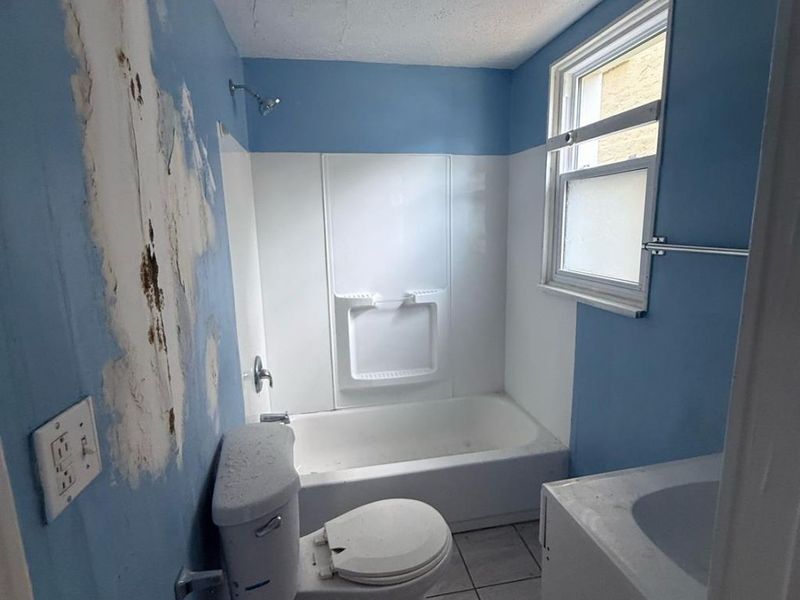 2438 Duck Creek Road, Cincinnati, OH 45212 Photo 11